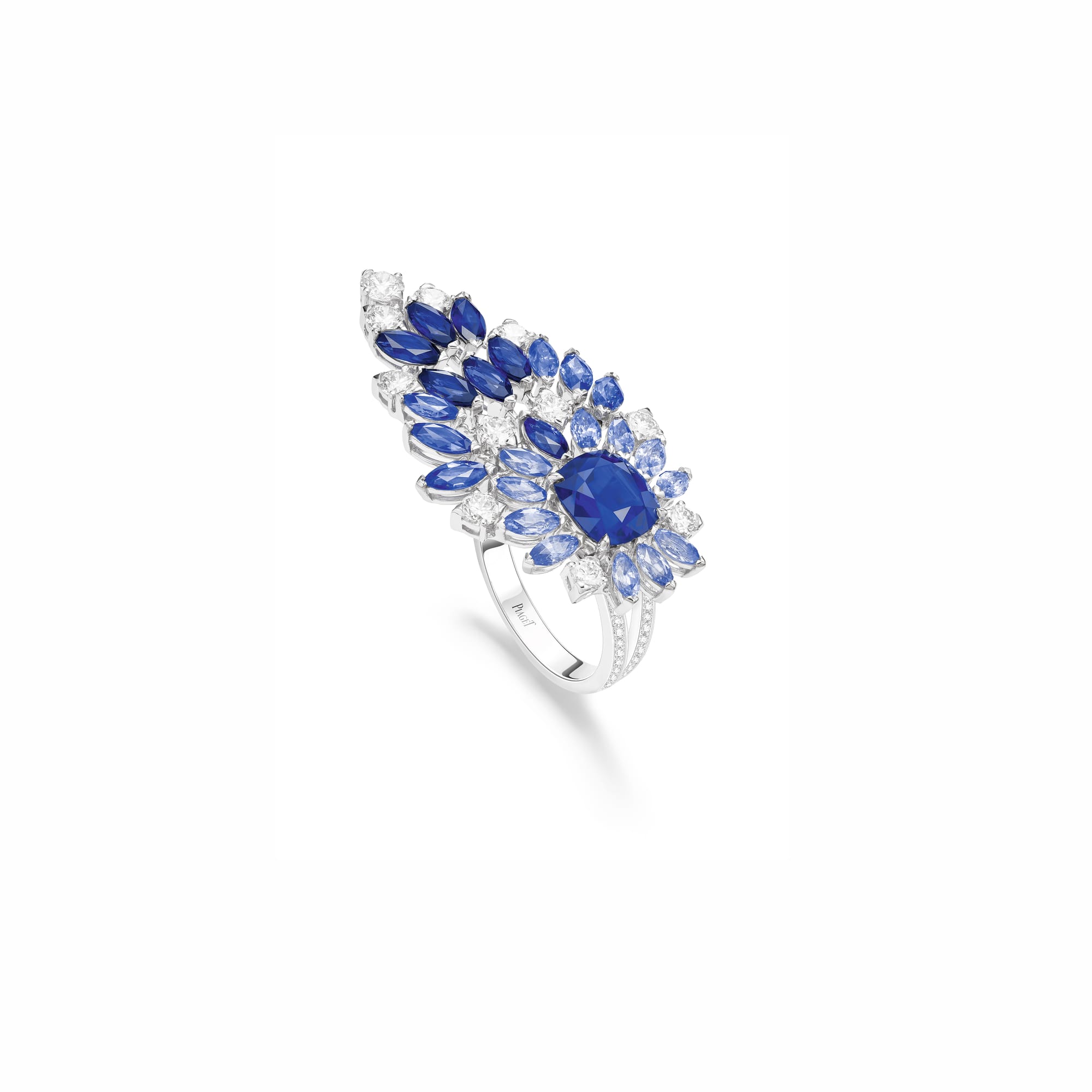 鑲嵌藍寶石的高級珠寶戒指