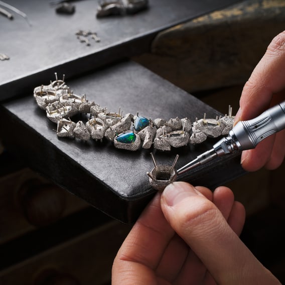 High jewellery necklace assembly