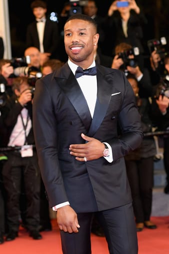 Michael B. Jordan porte une montre Piaget Altiplano en or blanc à Cannes