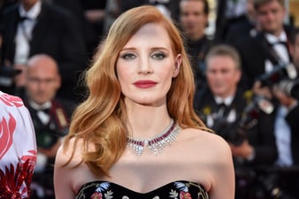 カンヌ国際映画祭でピアジェのジュエリーを身に着けたジェシカ・チャステイン