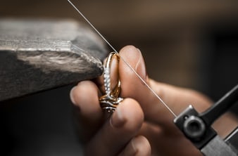 伯爵奢華戒指尺寸調整