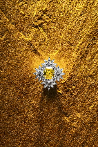 G34HK800 Кольцо Sunny Side of Life с бриллиантом и изумрудом желтого оттенка