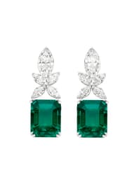 Boucles d'oreilles Haute Joaillerie serties de diamants et d'émeraudes